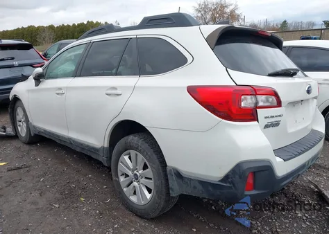 2019 Subaru Outback 2.5I Premium z USA, uszkodzony, nr VIN 4S4BSAHC3K3303195